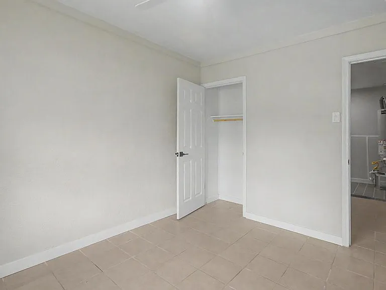 108 Phylis Dr — Photo 9