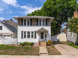 110 Reeves Ct, Grand Forks, ND 58201