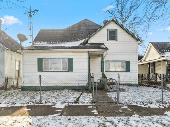 831 W 7th St, Rushville, IN 46173