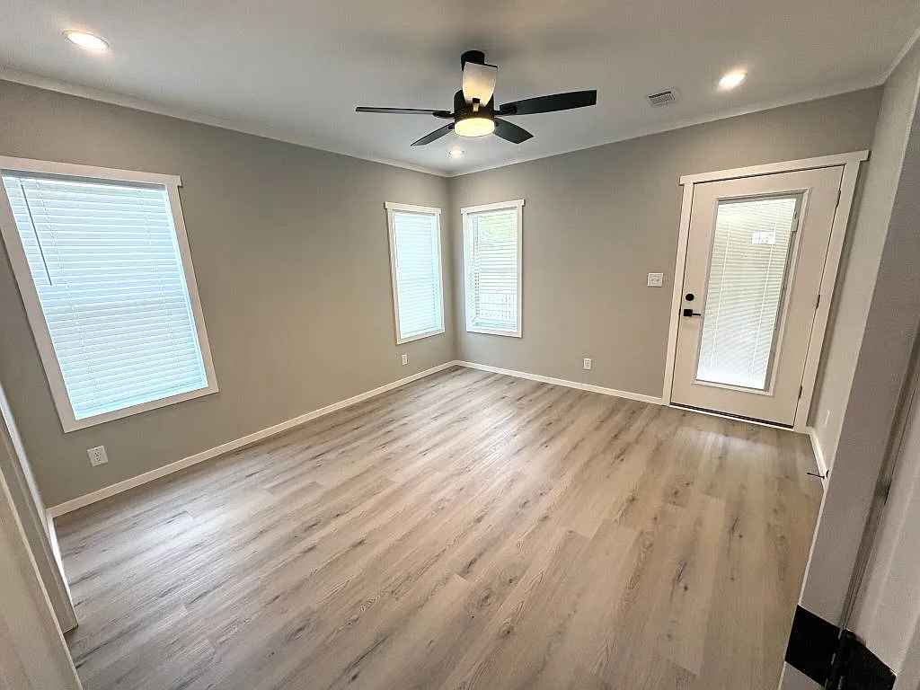 3 bed, 2.0 bath, 1456 sqft, $1,399 — Photo 1