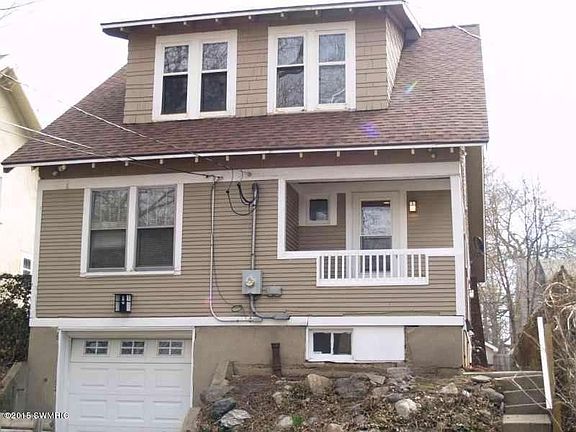 2nd image of 935 Calvin Ave SE