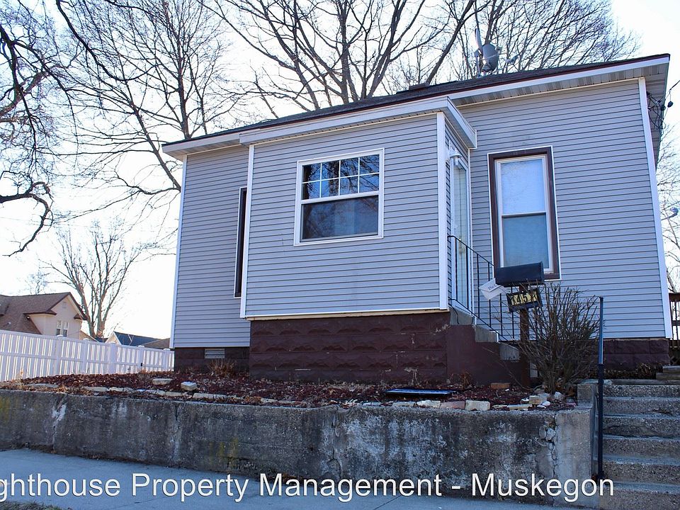 1st image of 1457 Palmer Ave