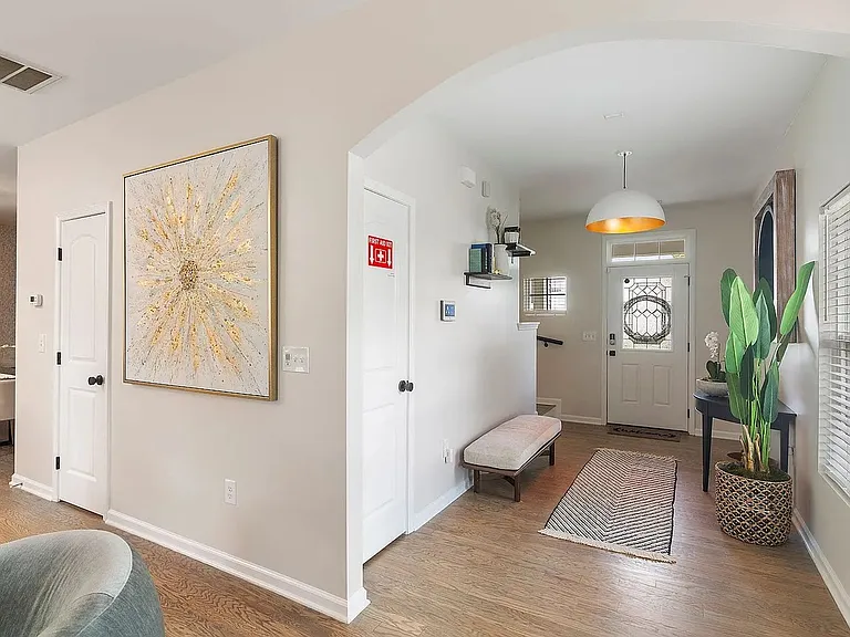 101 Roundhouse Ln — Photo 4