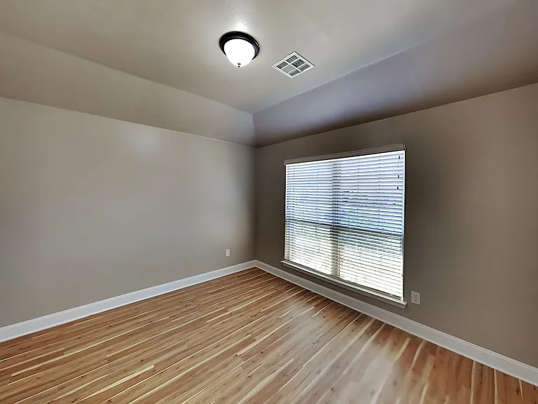 11305 NW 94th St — Photo 12
