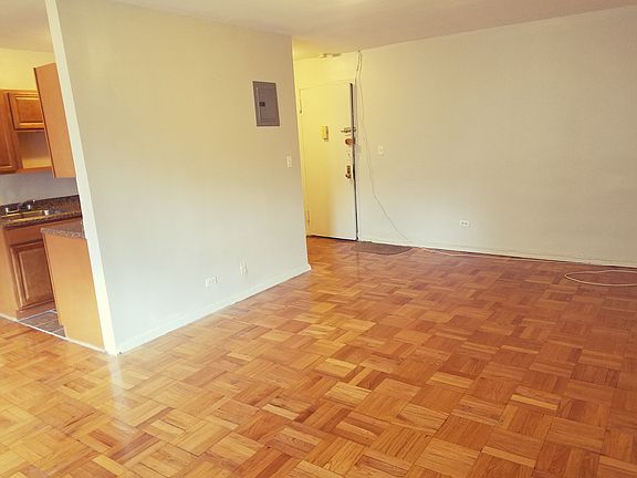 5th image of 210 W 251st St APT 3L