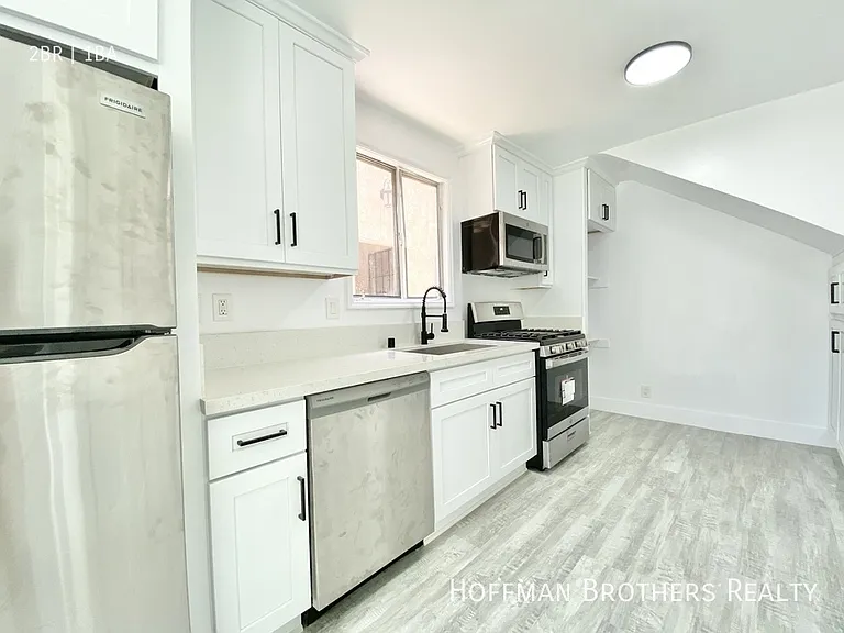 115 S Carondelet St #6 — Photo 5