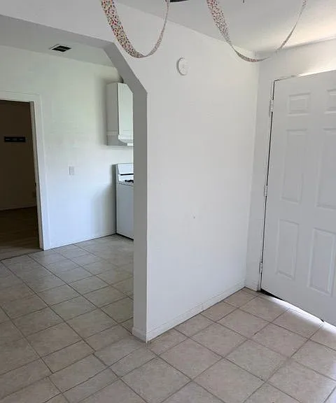 15722 Larch Ave — Photo 7