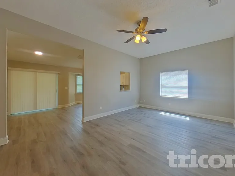 1379 High Plains Dr W — Photo 2