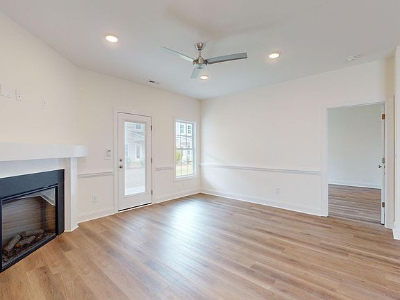 3rd image of 2125 Dartford Drive #B