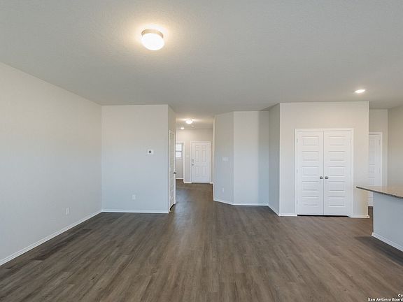 2nd image of 1161 Gracie Way