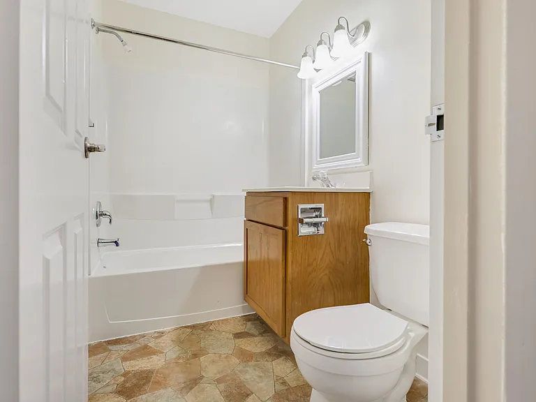 Aquila Court — Photo 52