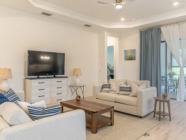 15347 Turin Dr — Photo 9