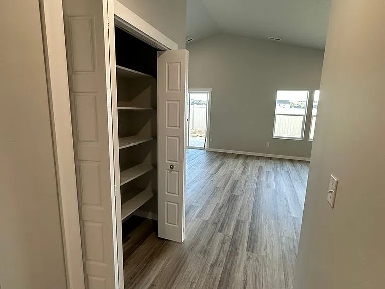 11320 W Teratai St — Photo 2
