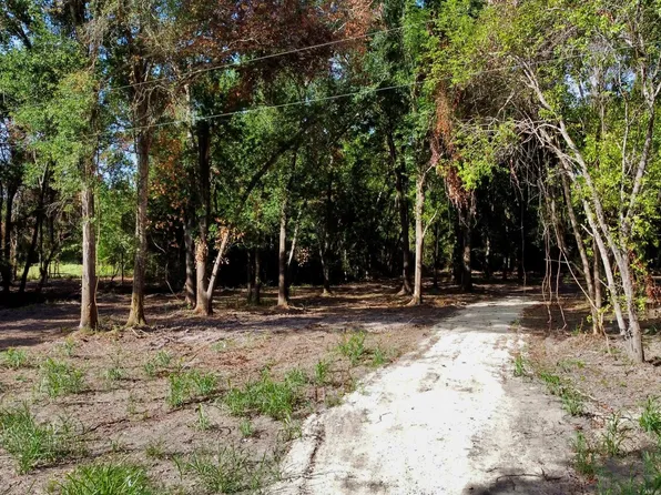 Greenbriar Rd, Madisonville, TX 77864