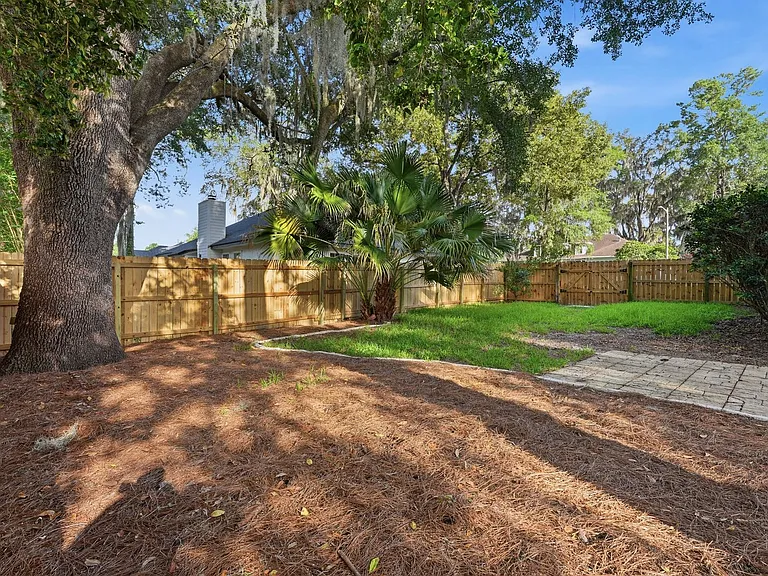 11238 NW 35th Ave — Photo 26