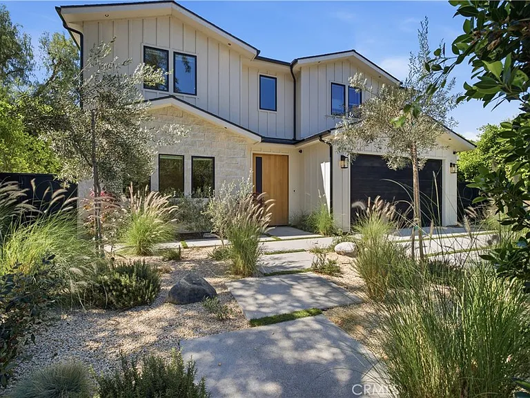 13944 Valleyheart Dr — Photo 32