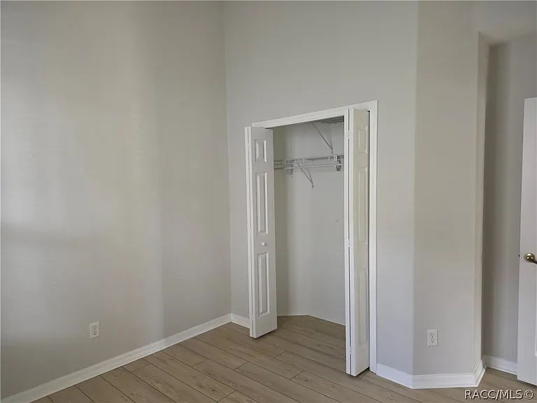 1641 N Shadowview Path — Photo 9