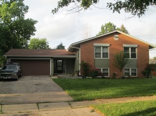 8 Purchase Ct, Bolingbrook, IL 60440