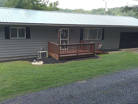 Asphalt lane to main road