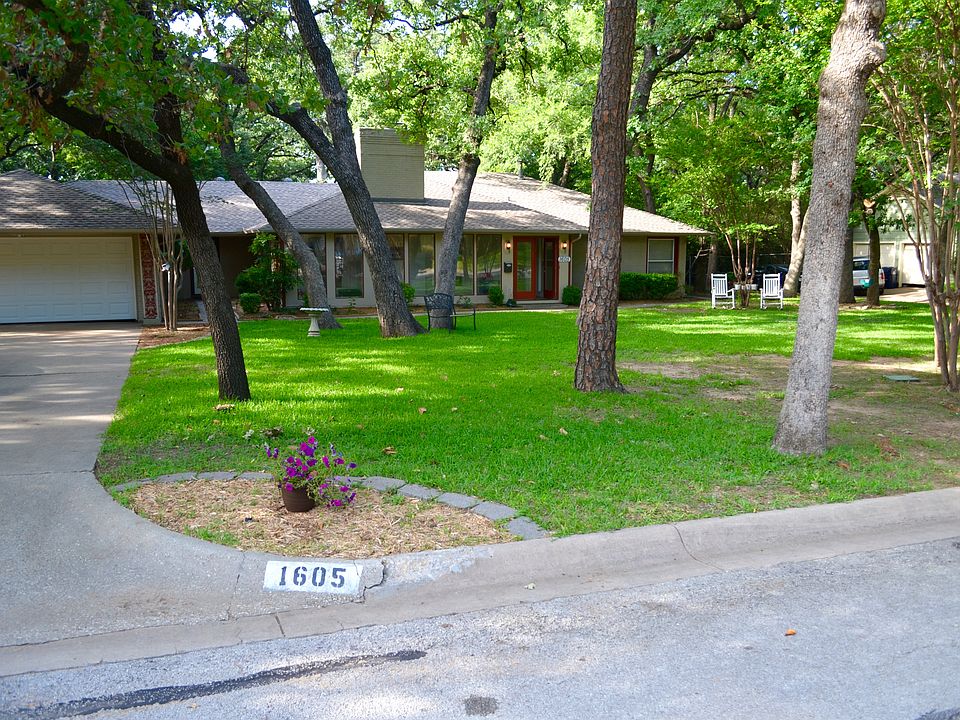 1st image of 1605 Laurelwood Dr