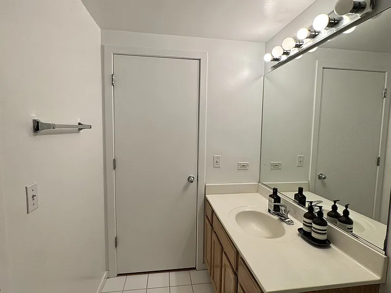 208 W Washington St #1208 — Photo 24