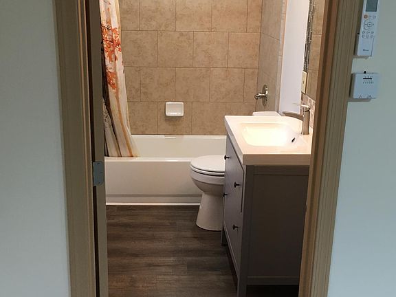 Main bathroom