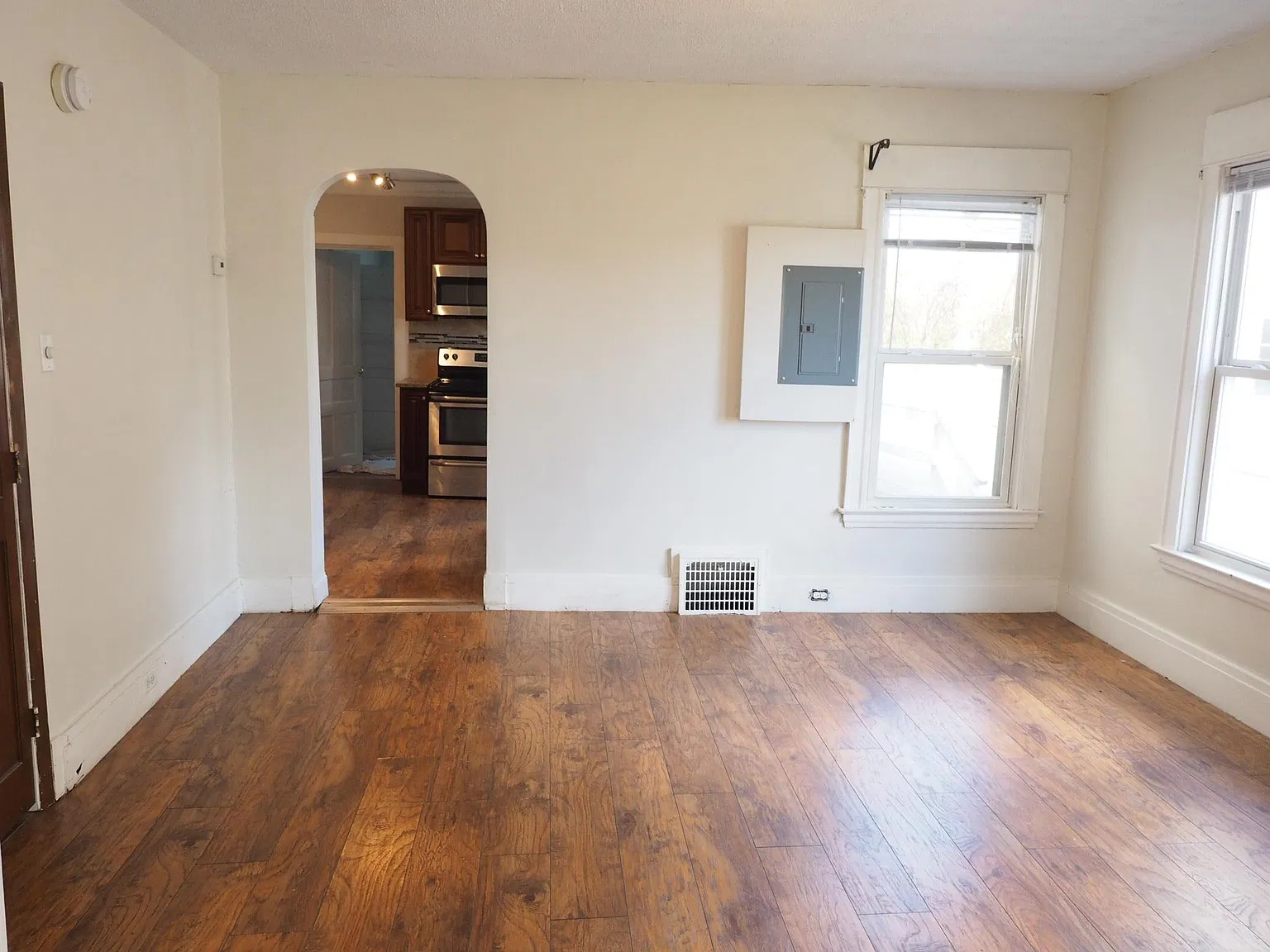 1 bed, 997 sqft, $1,450 — Photo 2