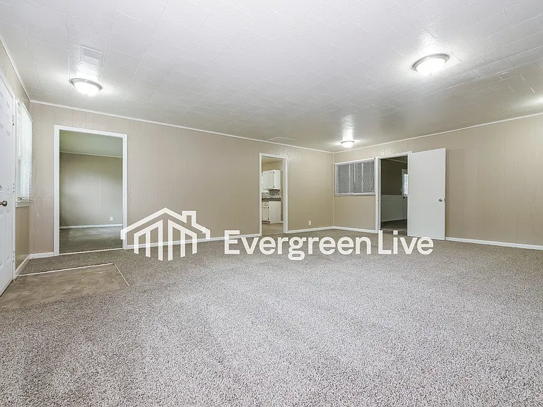 548 Utah St — Photo 4