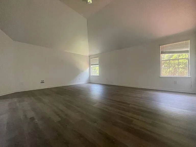 520 Lakeridge Ct — Photo 36