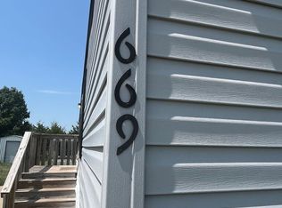 669 E Mills Dr, Towanda, KS 67144