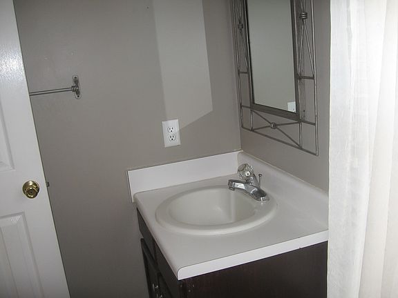 5th image of 4734 Grandison Ct