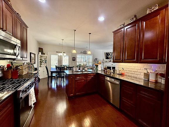 2nd image of 547 Cloverhill Ln