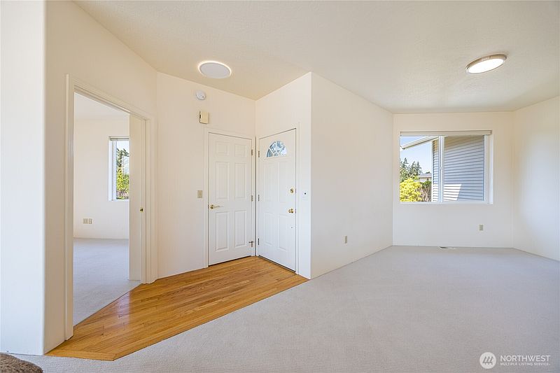 4th image of 1702 Lotzgesell Road