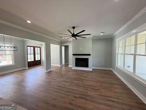 2nd image of 143 Roxanne Way