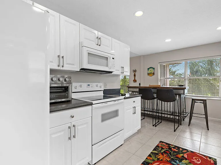 8050 Aberdeen Dr #202 — Photo 25