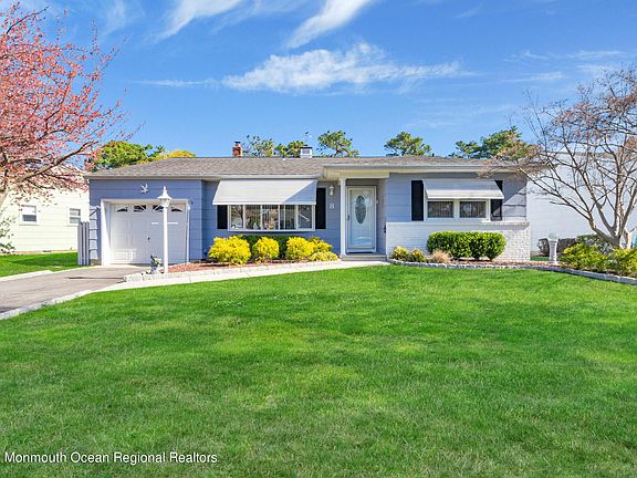 4th image of 8 Bennington Dr