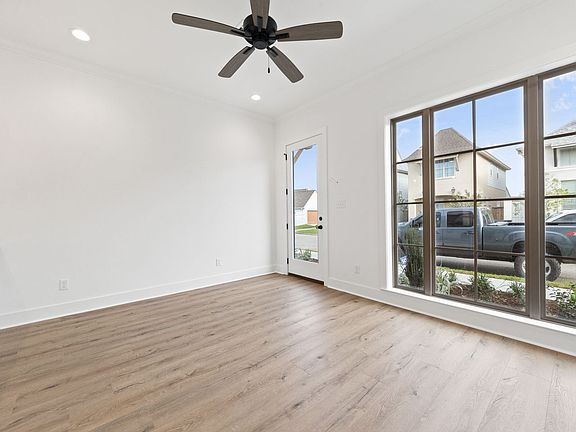 4th image of 115 Gaunt Ln #503-A