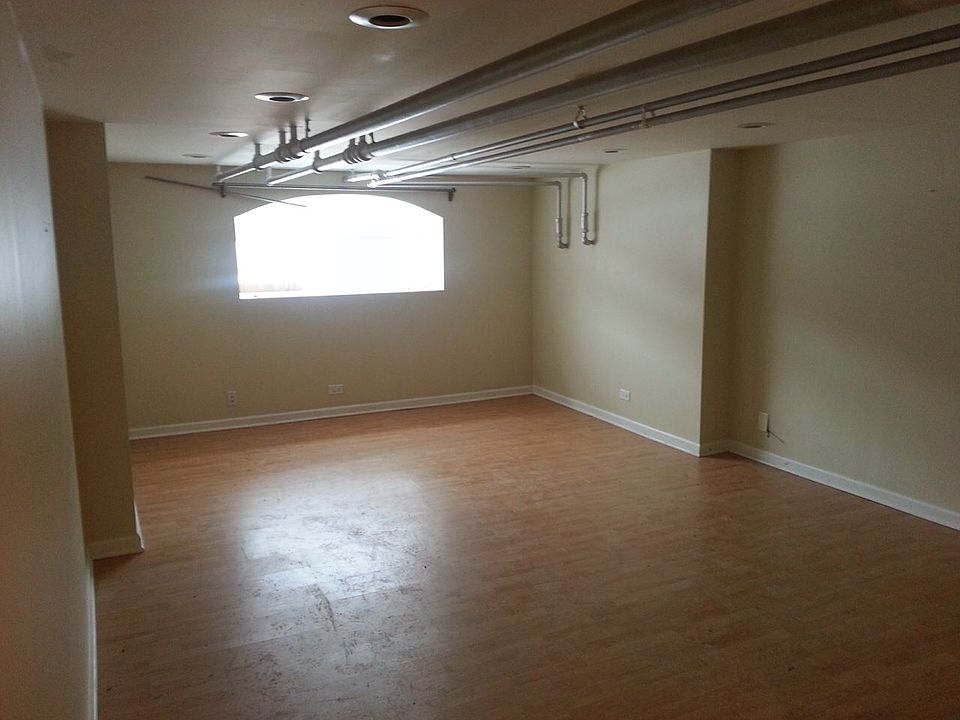 1st image of 4037 W Oakdale Ave