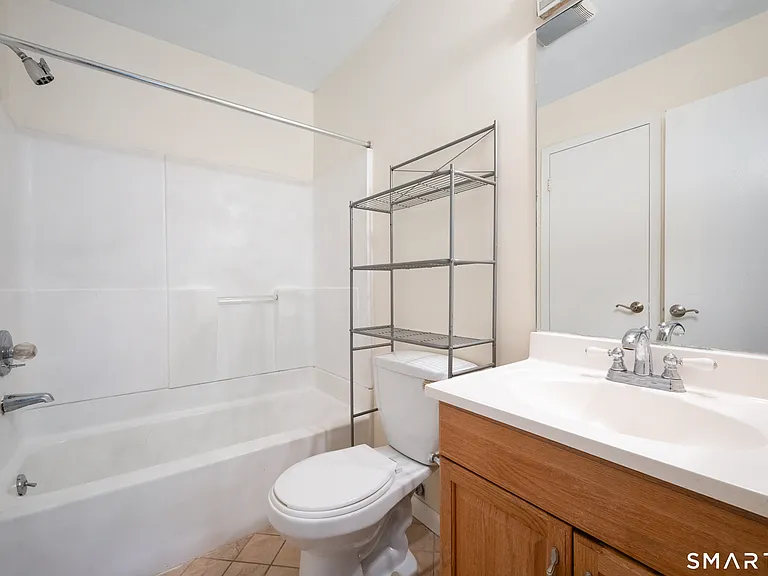 60 Lawn Ave #24 — Photo 22