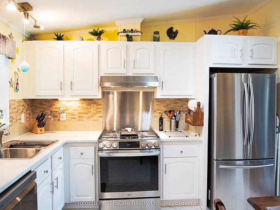 2nd image of 3033 Townline Rd #206