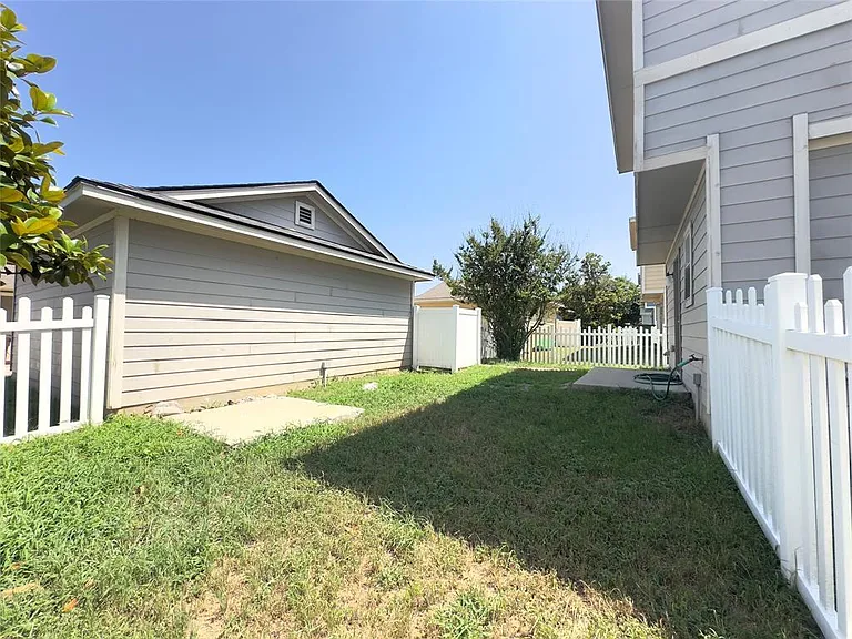 513 Rolling Oak Dr — Photo 22