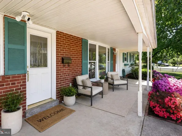 6824 Constance Dr, Springfield, VA 22150