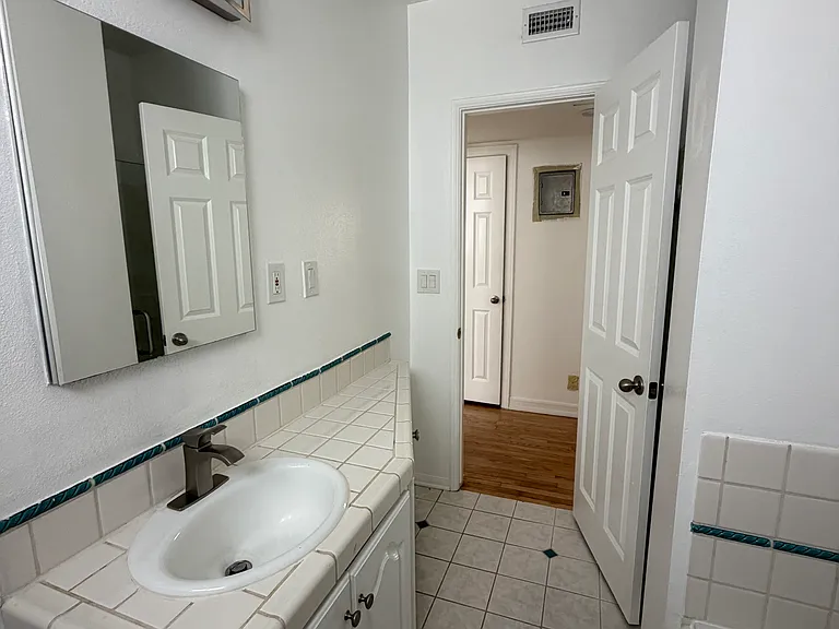 217 S Doheny Dr #5 — Photo 25