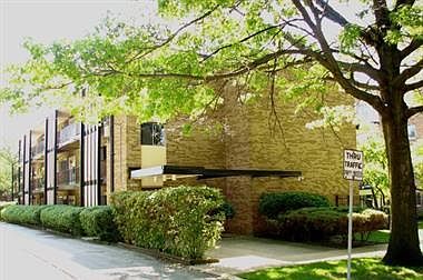1st image of 6961 N Oakley Ave