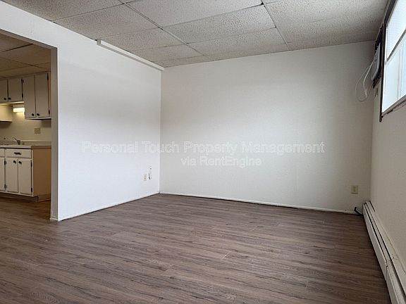 3rd image of 909 Western Rd APT 2