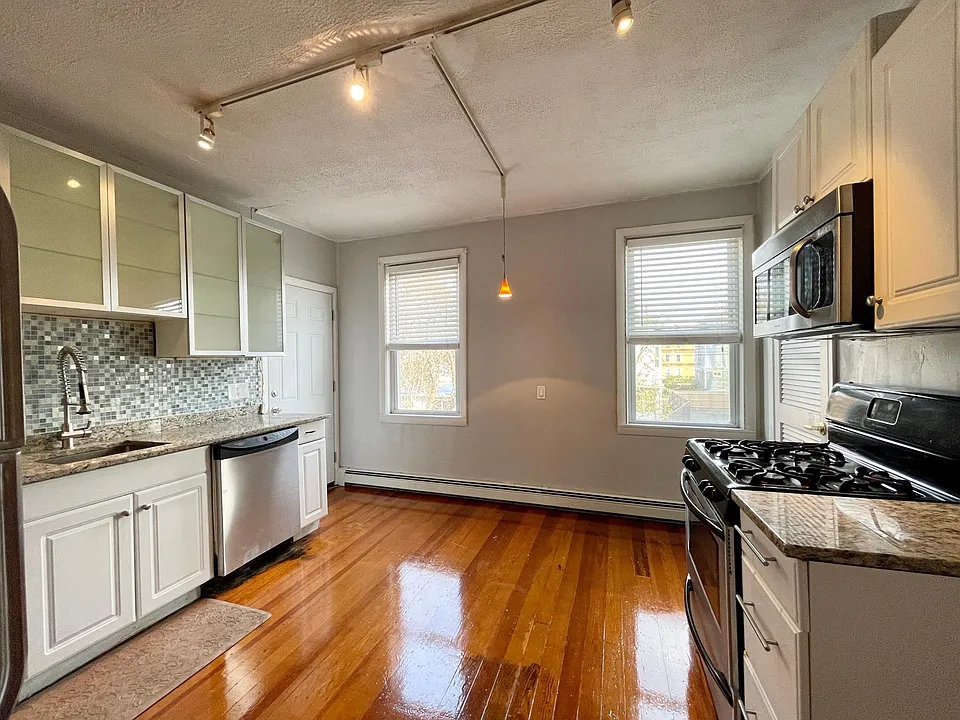 48 America St #2A