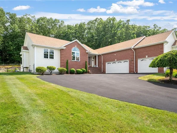 82 Gauthier Dr, Woonsocket, RI 02895
