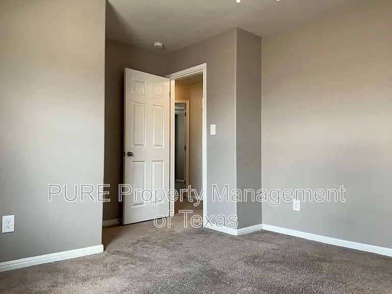 140 Earl Keen St — Photo 25