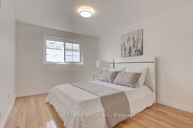 Toronto House for rent - 4 Bedrooms — photo 10