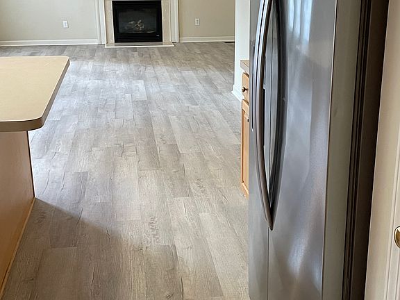 3rd image of 310 Tecumseh Ct